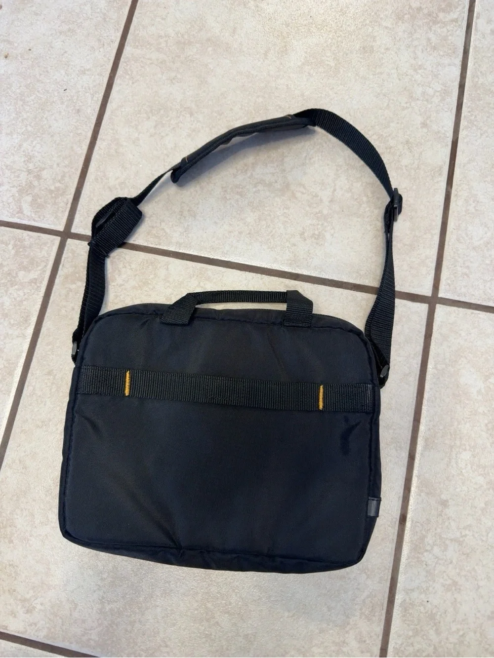 Alliant Black Padded Laptop Briefcase Messenger Bag Adjustable Strap
